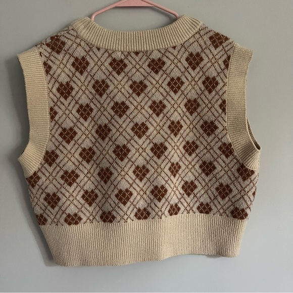 Arizona Jean Co Brown and Cream Heart Plaid Print Sleeveless Sweater Vest - Picture 3 of 4